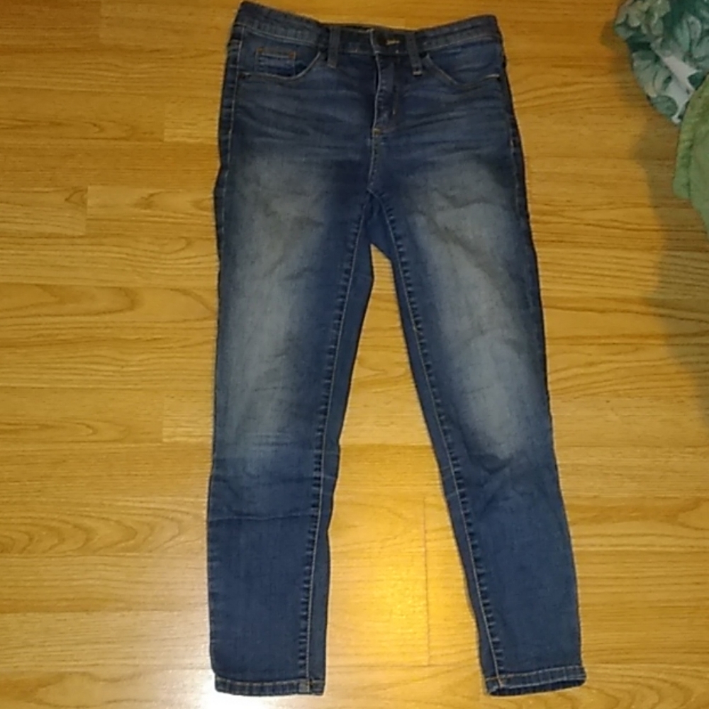 Universal Threads capri jeans